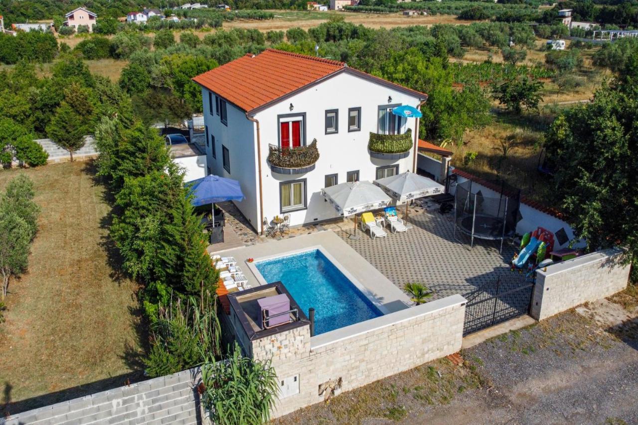 Apartments With Pool In Pula,Croatia Eksteriør bilde