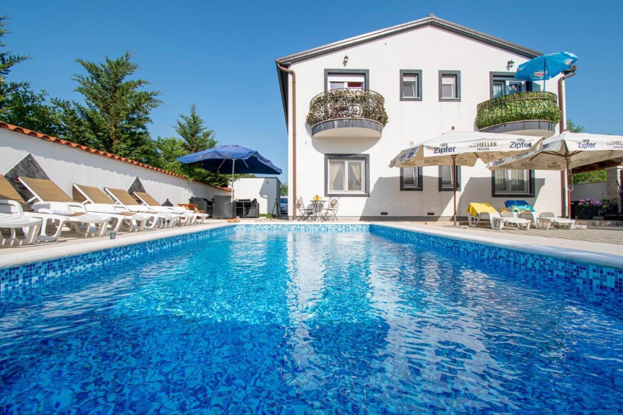 Apartments With Pool In Pula,Croatia Eksteriør bilde